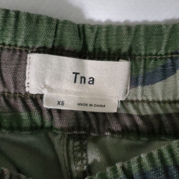 TNA camo print shorts - Picture 2 of 2